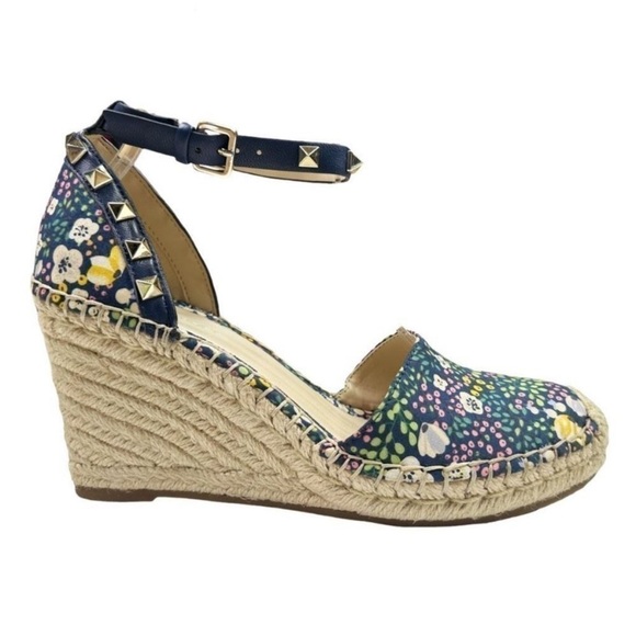 New! Marc Fisher Blue Floral Studded Espadrille Wedges - Picture 1 of 1